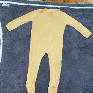 Kyte baby sleeper with zipper. Size 6-12 months. Color honey.